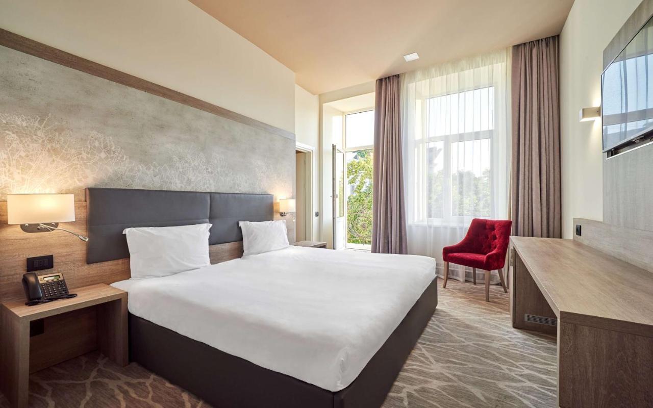 Radisson Hotel City Centre โอเดสซา ภายนอก รูปภาพ